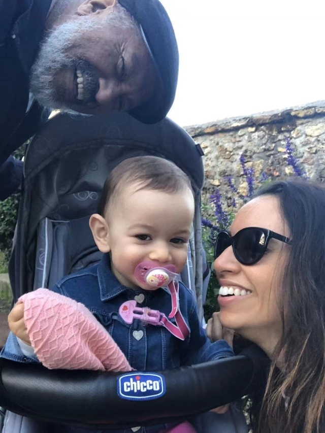 丹尼爾和家人在北京。圖片由受訪者提供