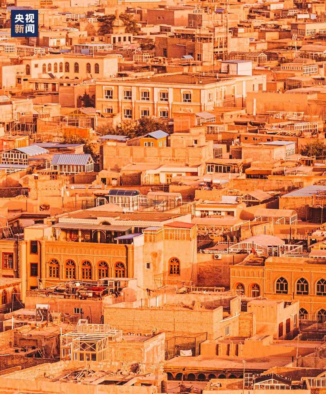 △喀什古城在天山和昆侖山的守護下，留住了千年前的樣子。