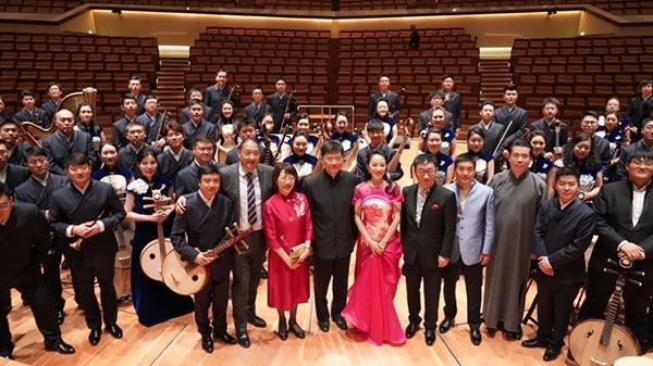 “”天地永樂·中國節(jié)“”音樂會(huì)演出人員合影。中國駐德國大使館供圖