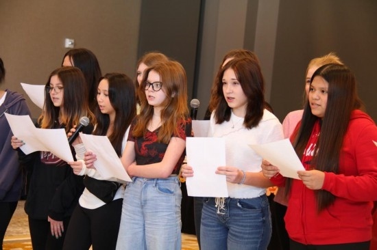 2月9日，在馬斯卡廷，馬斯卡廷中學(xué)學(xué)生在演唱中文歌曲。