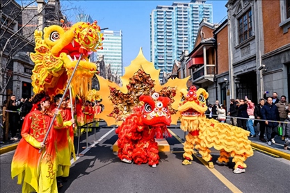 2024年2月10日，上海張園舉辦舞龍舞獅活動，為市民和游客獻(xiàn)上一場視覺盛宴。