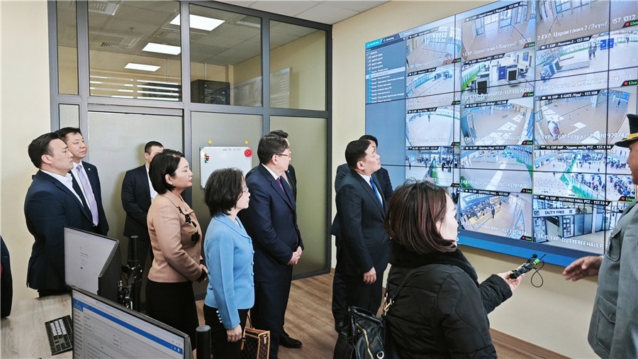 3月24日，中蒙官員考察項目。駐蒙古使館供圖