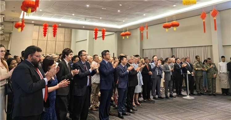 當(dāng)?shù)貢r(shí)間3月27日，中國駐累西腓新任總領(lǐng)事蘭和平舉行到任招待會(huì)。圖為招待會(huì)現(xiàn)場。中國駐累西腓總領(lǐng)事館供圖