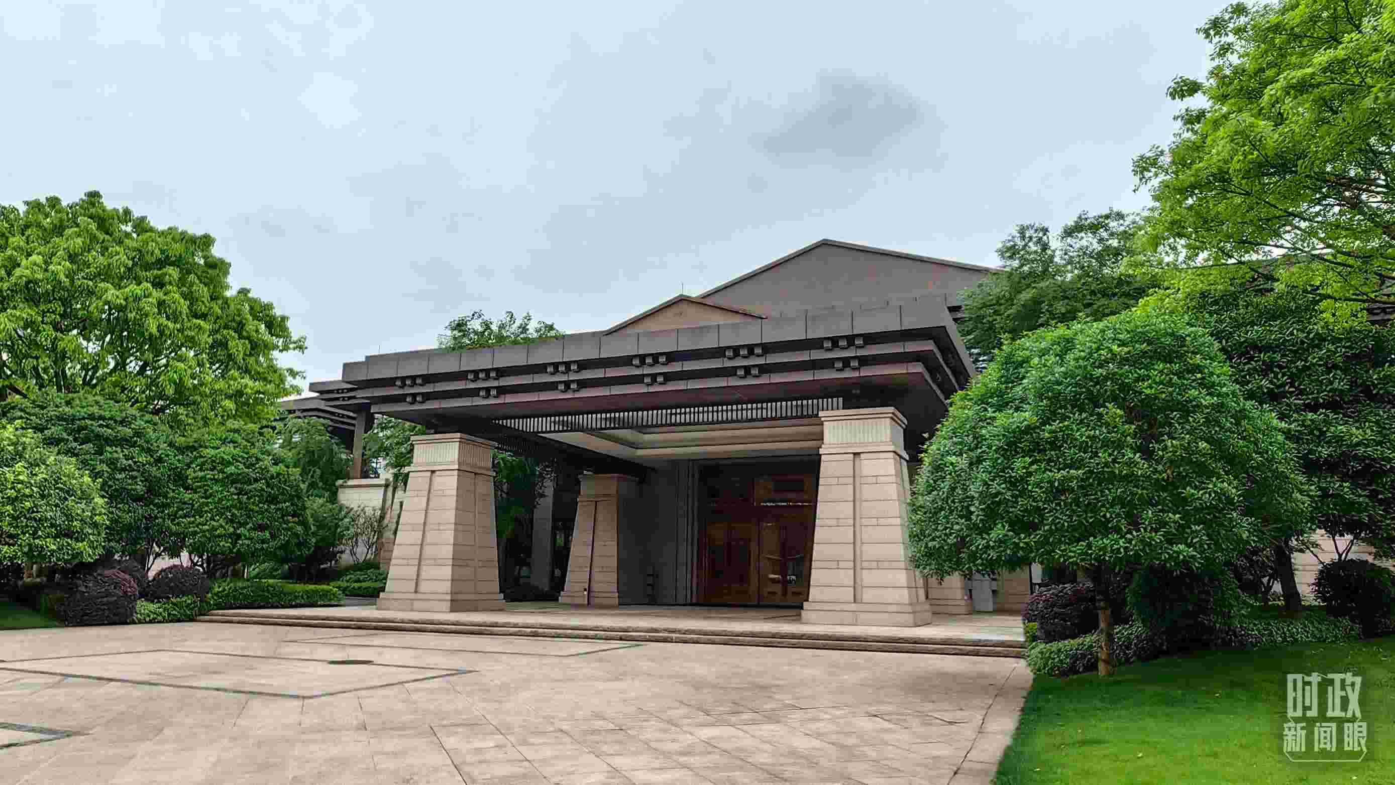 △重慶市渝州賓館，新時代推動西部大開發(fā)座談會在這里召開。（總臺央視記者段德文拍攝）