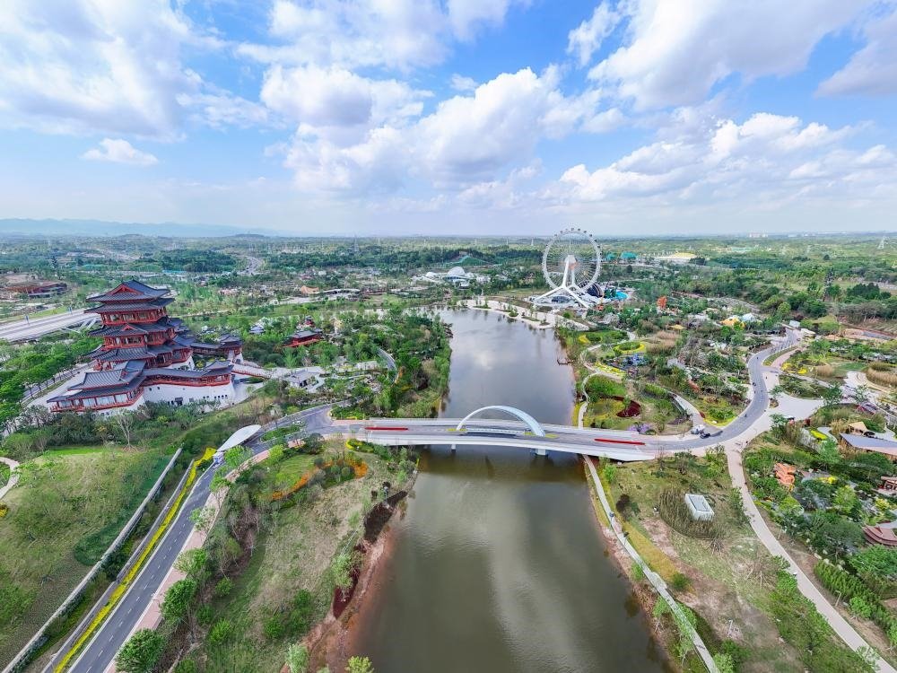 這是2024年4月22日拍攝的成都世園會主會場（無人機(jī)照片）。新華社記者 王曦 攝