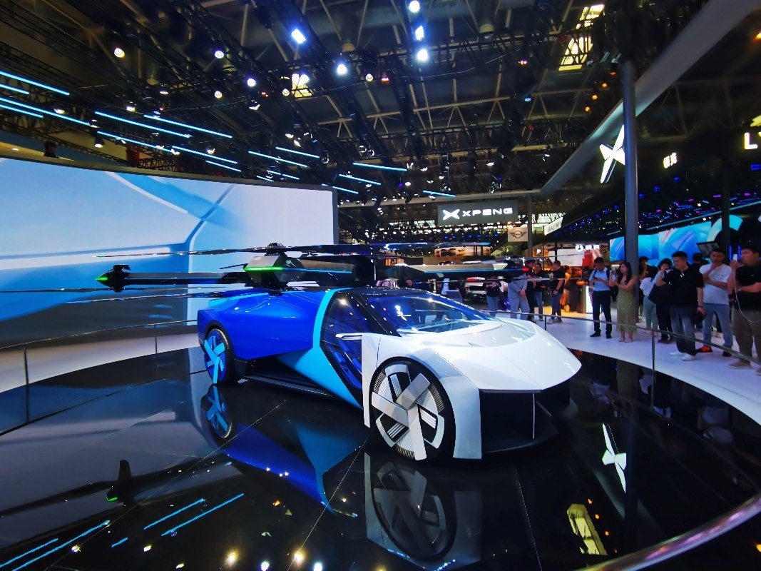 陸空一體式飛行汽車。人民網(wǎng)記者栗翹楚攝