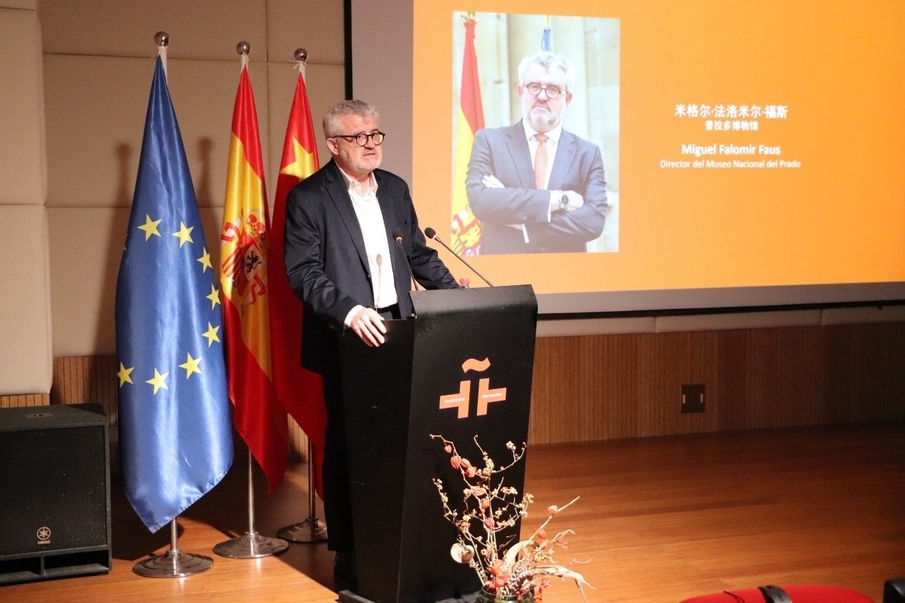 西班牙普拉多博物館館長米格爾·法洛米爾·福斯在北京塞萬提斯學(xué)院參加活動。北京塞萬提斯學(xué)院供圖