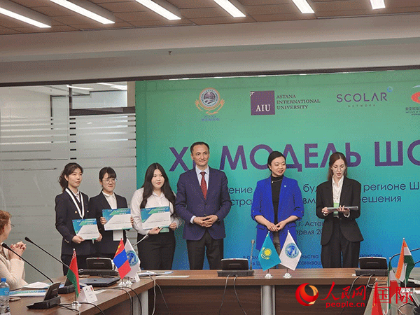 中國(guó)代表榮獲“最佳代表”獎(jiǎng)。人民網(wǎng)記者 李強(qiáng)攝