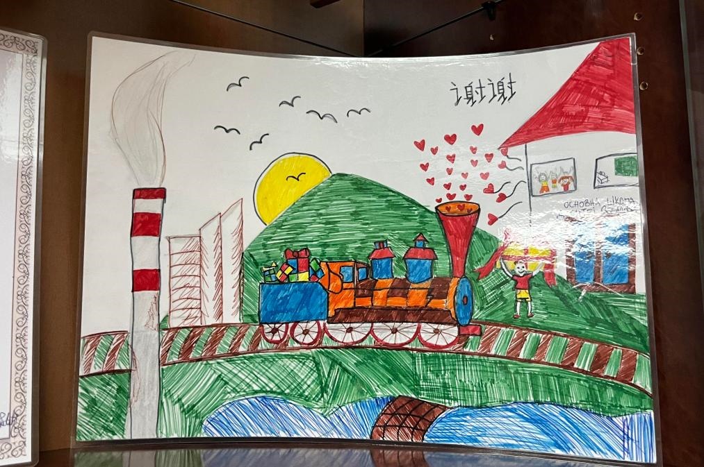 當(dāng)?shù)匦W(xué)生畫(huà)筆下的斯梅戴雷沃鋼廠。