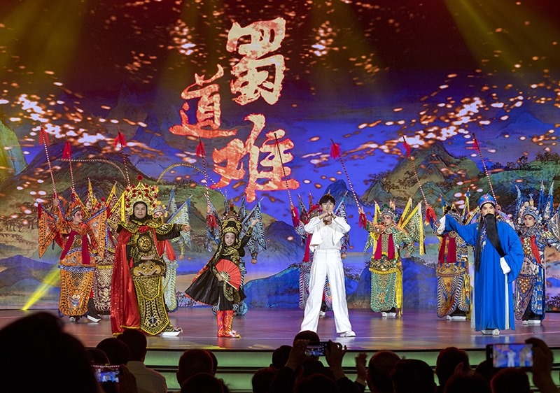 2023年10月13日，成都，“把青春華章寫在祖國大地上”大思政課網(wǎng)絡主題宣傳和互動引導活動在四川大學舉行。