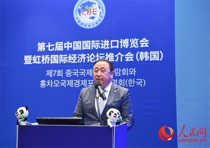 中國國際進口博覽局黨委書記、副局長孫成海致辭。 人民網(wǎng) 程安康攝