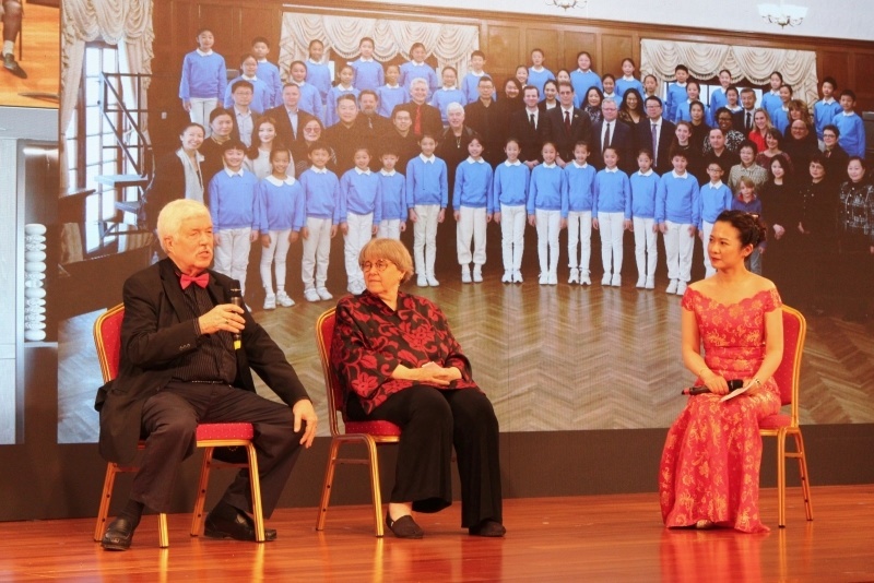 3、費城交響樂團(tuán)小提琴手戴維·布斯講述自己與中國50多年的友好故事。 伊莎貝爾·羅德里格斯攝