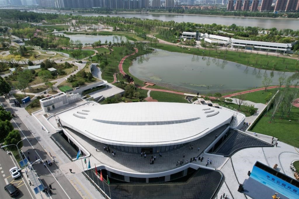 這是位于西安的中亞公園航拍畫面。新華社記者付瑞霞 攝