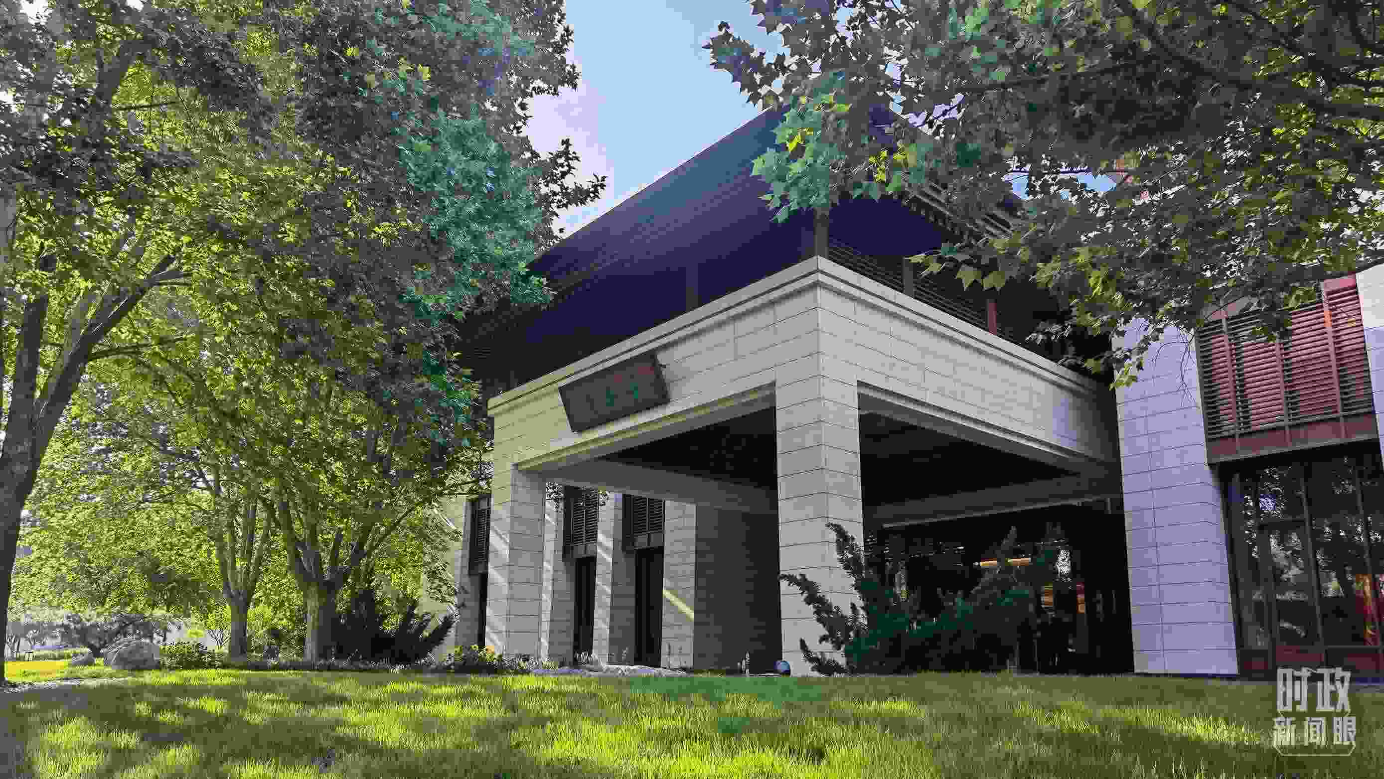 △釣魚臺(tái)芳華苑。（總臺(tái)央視記者石丞拍攝）