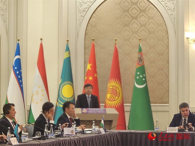 中國(guó)社會(huì)科學(xué)院俄羅斯東歐中亞研究所所長(zhǎng)孫壯志致辭。人民網(wǎng)記者 李強(qiáng)攝