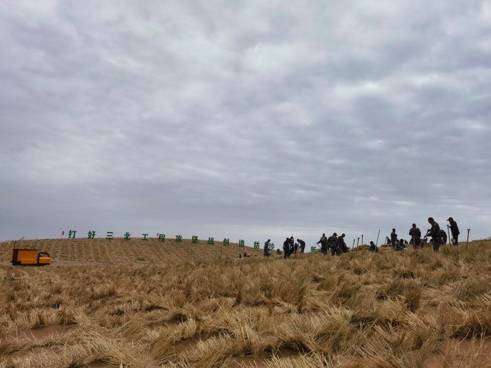 △2023年9月23日，河西走廊—塔克拉瑪干沙漠邊緣阻擊戰(zhàn)在甘肅武威市民勤縣正式啟動(dòng)。