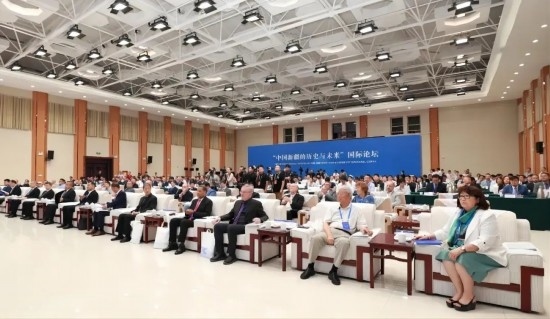 6月12日，“中國(guó)新疆的歷史與未來”國(guó)際論壇在喀什舉辦。（圖片來源：民族畫報(bào)）