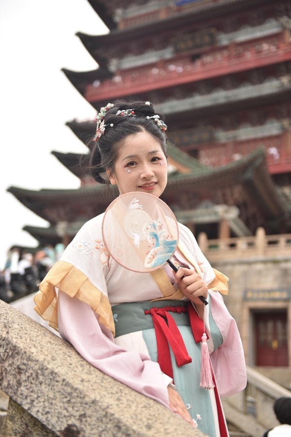 南昌滕王閣“古風(fēng)游”。受訪者供圖