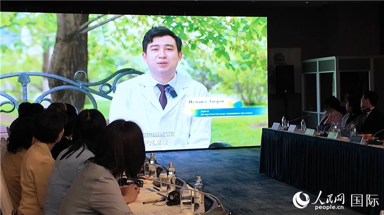 人民網(wǎng)《共贏》紀(jì)錄片發(fā)布儀式在阿斯塔納舉行。人民網(wǎng)記者盛楚宜 攝