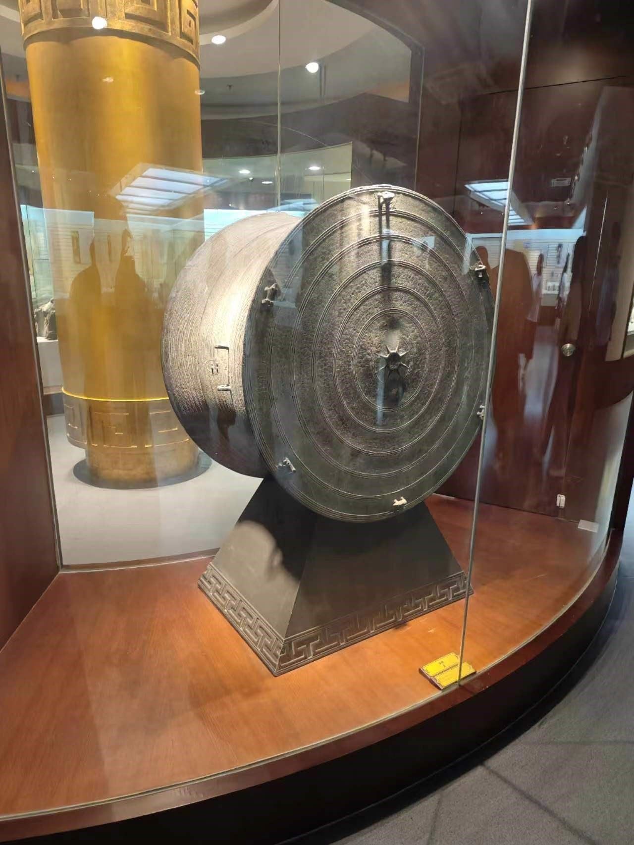 有西南元素的漢代銅鼓。人民網(wǎng)記者 黃鈺攝