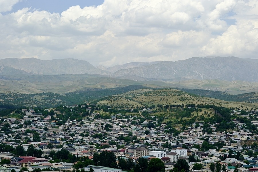 這是2024年6月13日拍攝的塔吉克斯坦首都杜尚別城市風(fēng)光。新華社記者 鄭開君 攝