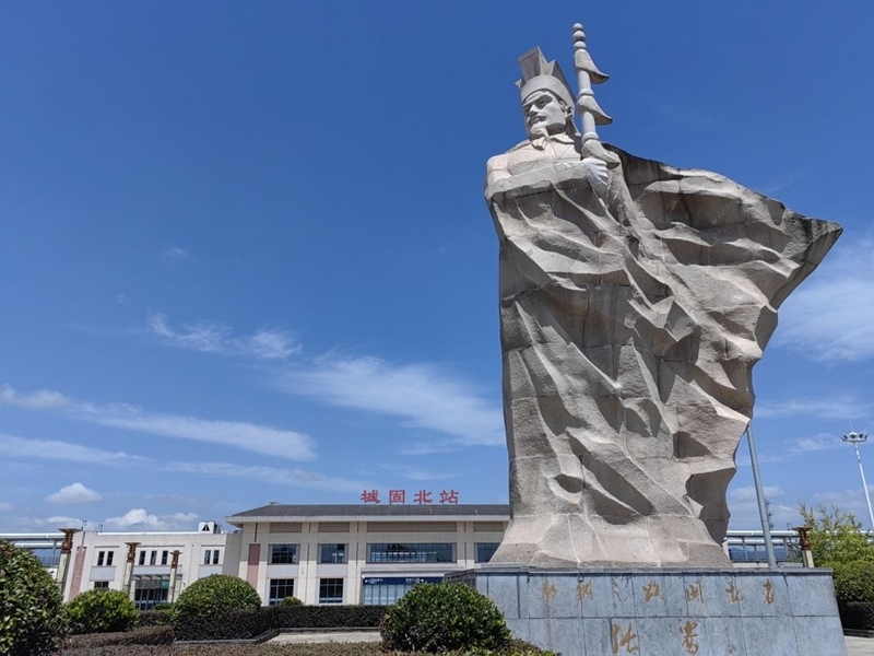 張騫雕塑。新華社記者 孫正好 攝