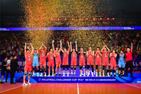 中國(guó)隊(duì)奪得2024年國(guó)際排聯(lián)男排挑戰(zhàn)者杯冠軍。圖片來(lái)源：國(guó)際排聯(lián)