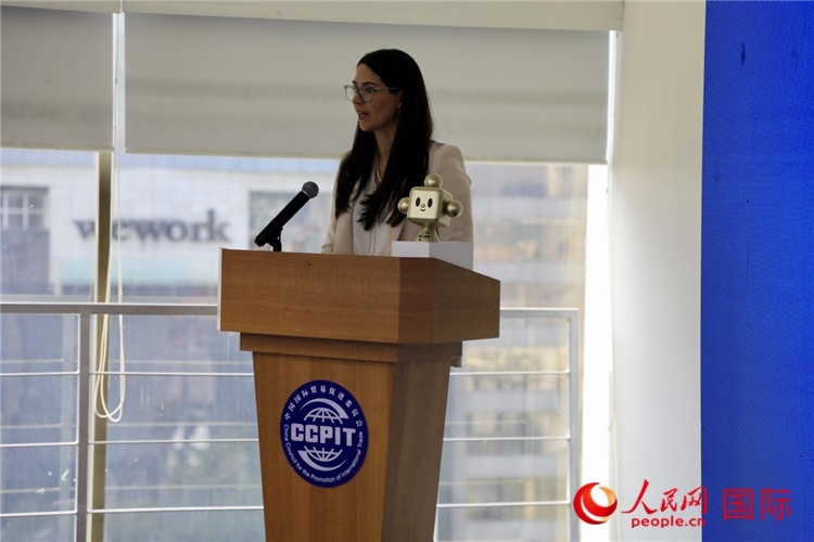 墨西哥外貿(mào)、投資和技術(shù)委員會(huì)總經(jīng)理蘇珊娜·杜克發(fā)表講話。人民網(wǎng) 埃內(nèi)斯托·多明戈斯攝