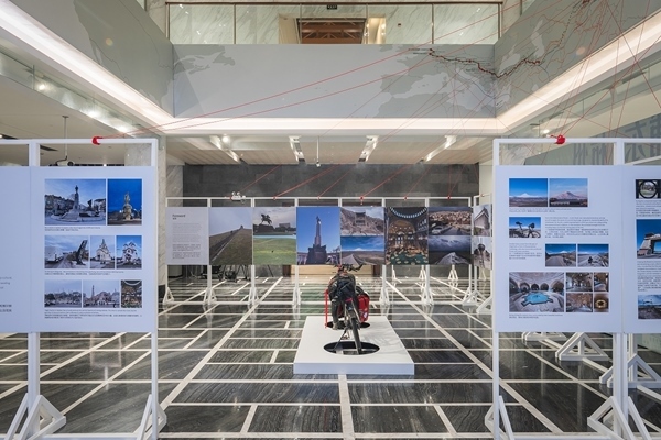 “東游記”展覽。校方供圖