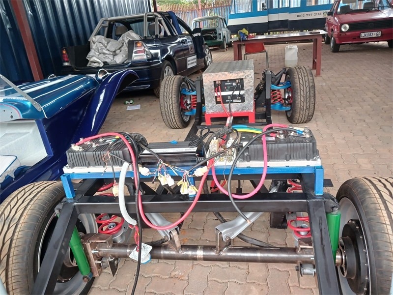 “老爺車”的跟上電動潮流。索尚古夫技術(shù)高中供圖