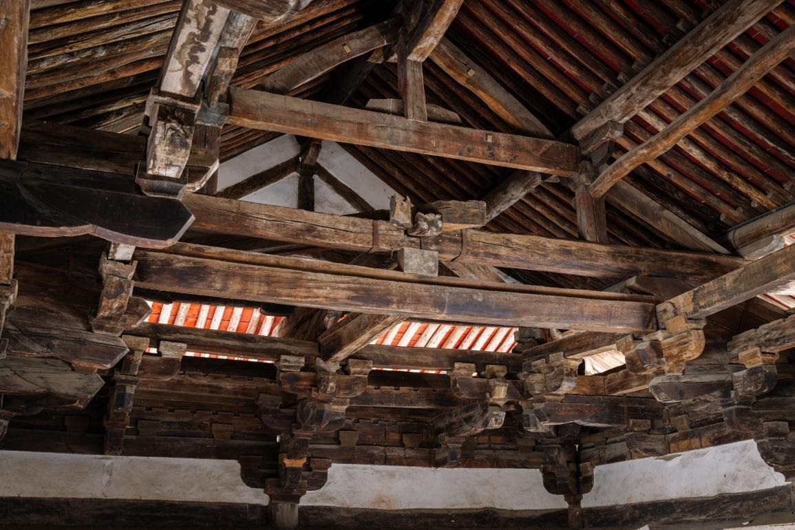 崇明寺特殊的木質(zhì)“斷梁”結(jié)構(gòu)。蘇唐詩攝