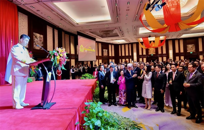 以上圖片均由使館提供，內(nèi)容說(shuō)明：駐泰使館舉行慶祝建軍97周年招待會(huì)現(xiàn)場(chǎng)。