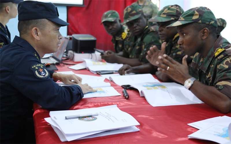 聯(lián)合導(dǎo)演部磋商。崔曉洋攝