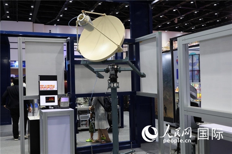 泰國衛(wèi)星設備。人民網(wǎng)記者 簡承淵攝