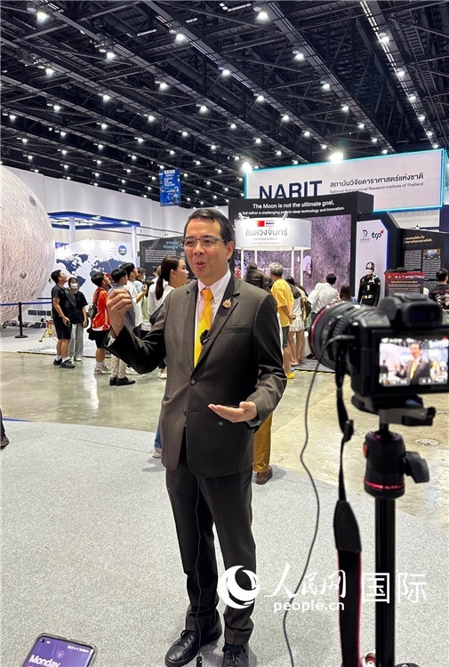 泰國國家天文研究所所長薩蘭接受采訪。人民網(wǎng)記者簡承淵攝