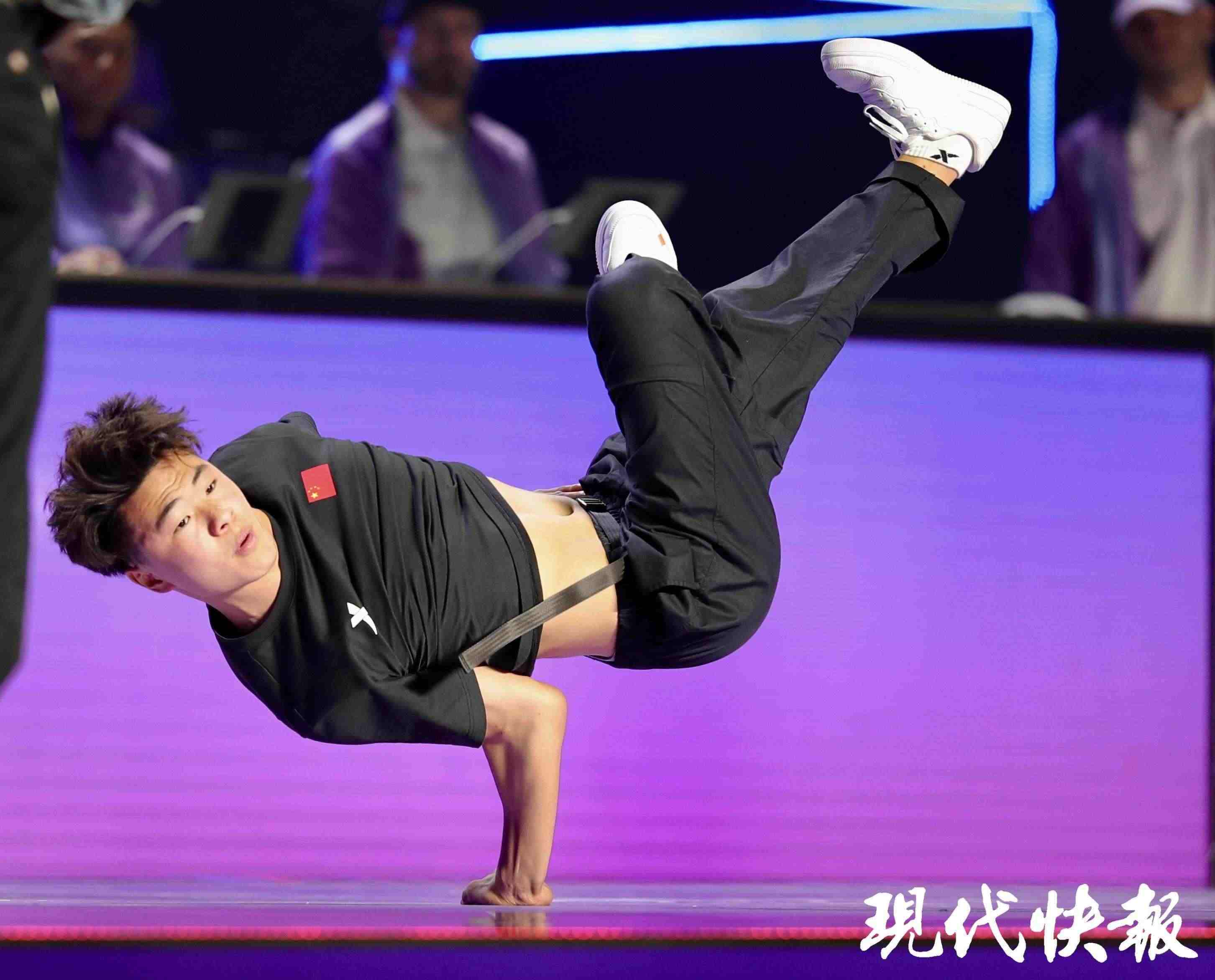 中國運動員亓祥宇在霹靂舞比賽上