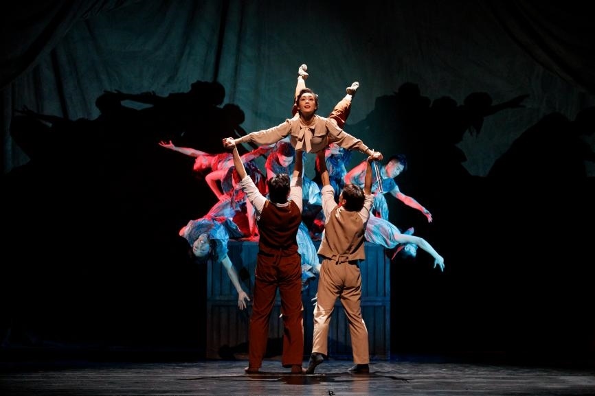 舞劇《熱血當(dāng)歌》演出現(xiàn)場(chǎng)。主辦方供圖