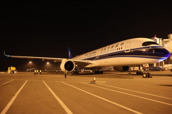 2024年4月24日晚，南航沈陽-法蘭克福CZ8021首航航班在沈陽桃仙國際機場準備起飛。這是國內航司在東北地區(qū)開通的首條直飛德國定期航線。