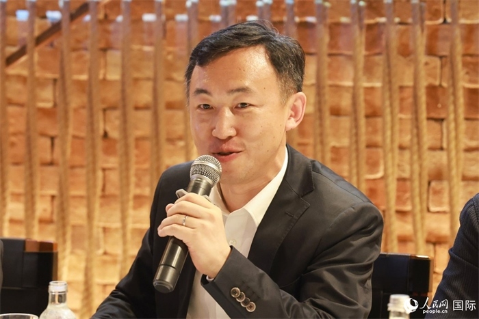 中國駐里約熱內(nèi)盧代總領(lǐng)事王海濤在座談會上致辭。人民網(wǎng)記者 陳海琪攝