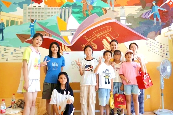 同濟(jì)大學(xué)師生暑期支教。校方供圖