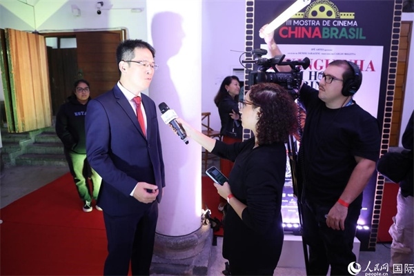 第三屆中國－巴西電影展主辦方巴西康橋博智文化傳媒公司總經理陳翔廣在接受媒體采訪時表示，希望通過中巴電影展這個平臺促進兩國文化交流，把更多的中國影視作品引進巴西。人民網記者 陳一鳴攝