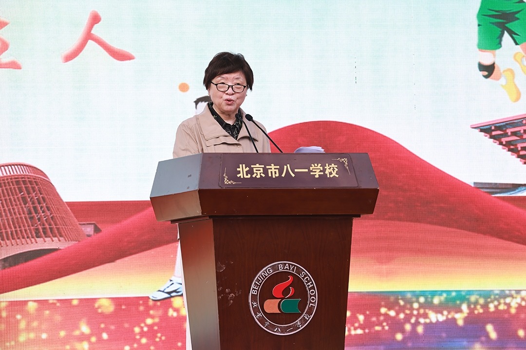 蘇東林院士講授開學(xué)第一課。校方供圖