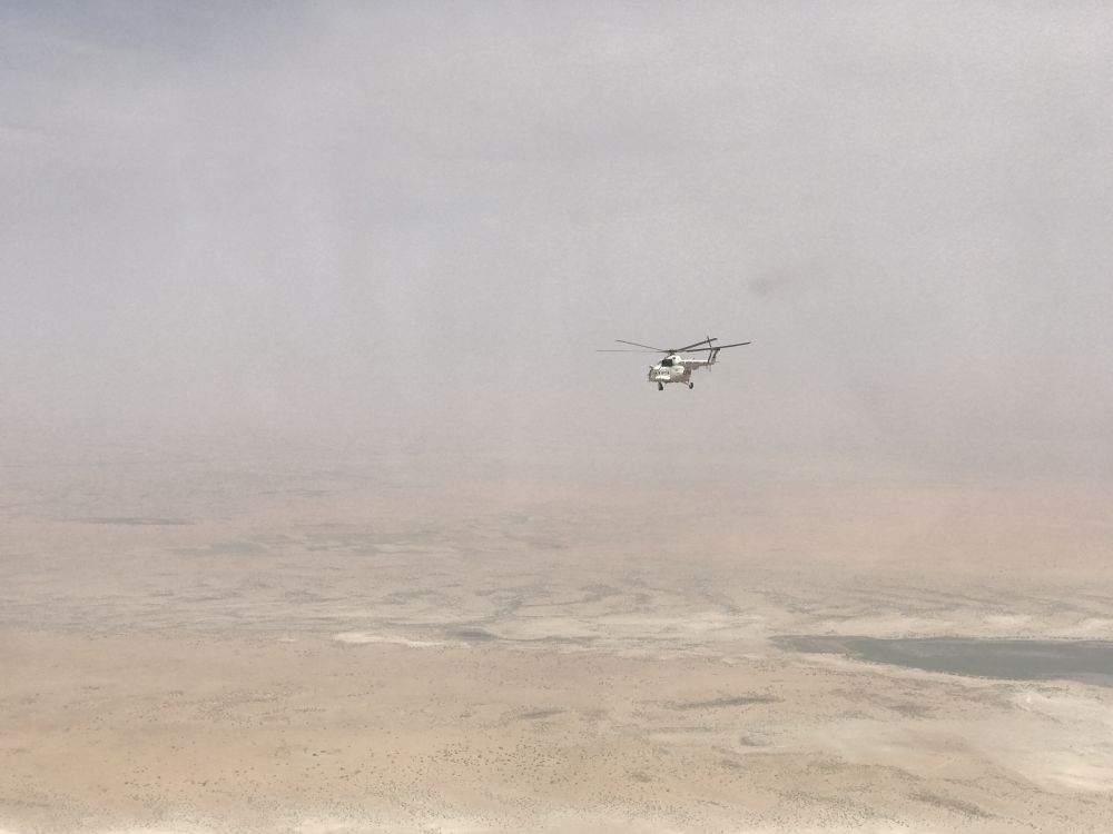 2017年8月8日，中國首支維和直升機分隊直升機飛行在蘇丹達爾富爾任務區(qū)上空。