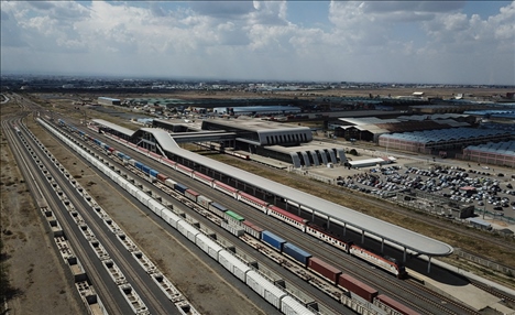 這是2023年9月20日在肯尼亞首都內羅畢拍攝的蒙內鐵路內羅畢站（無人機照片）。新華社記者 韓旭 攝