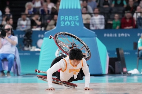 巴黎殘奧會｜“撞車、摔倒，我們都習(xí)慣了”