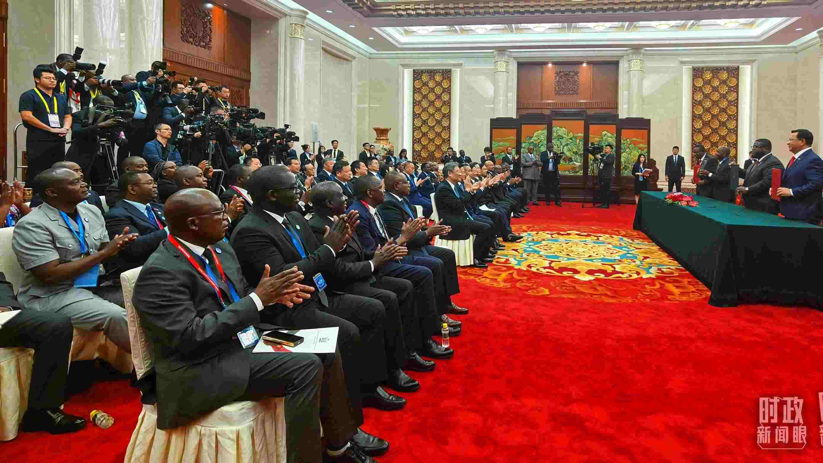 《坦贊鐵路激活項(xiàng)目諒解備忘錄》簽署現(xiàn)場(chǎng)。（總臺(tái)央視記者曹亞星拍攝）