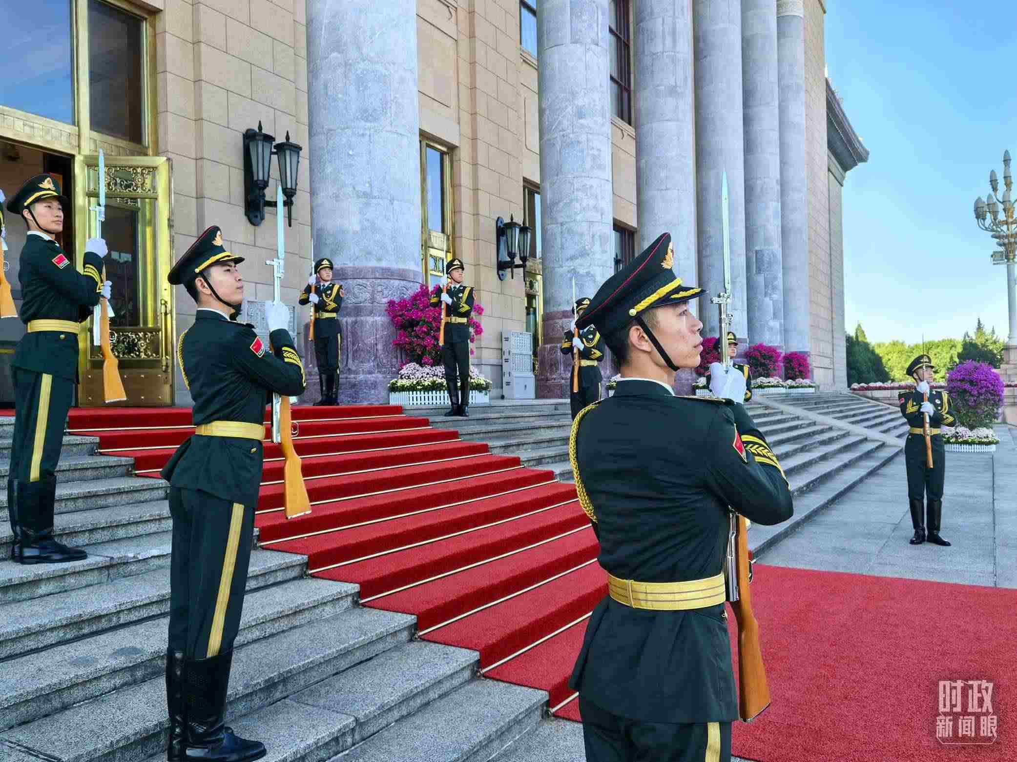 禮兵列隊(duì)迎接外賓。（總臺(tái)央視記者鐘銳拍攝）
