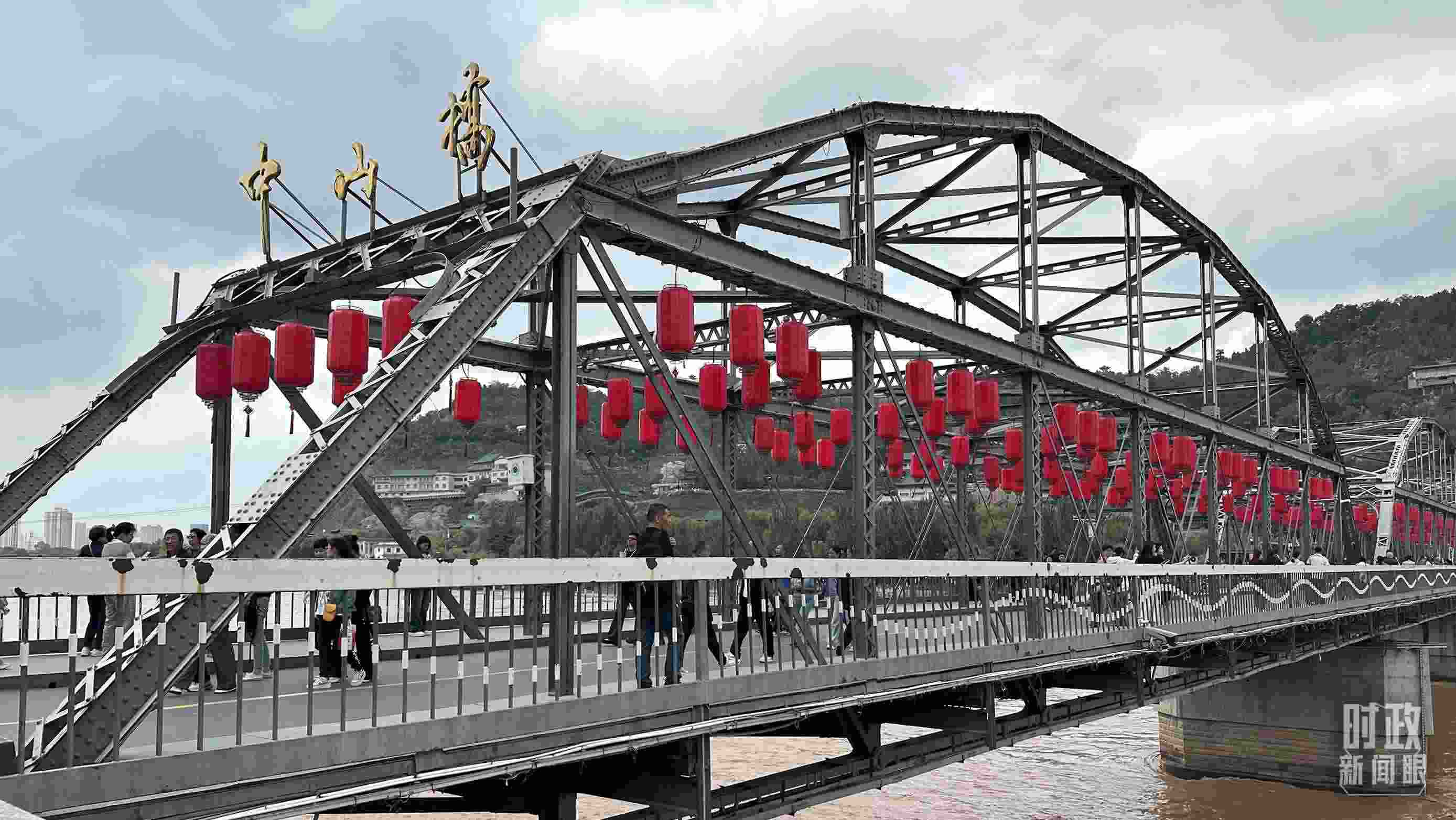 △中山橋。（總臺(tái)央視記者范一鳴、覃思拍攝）