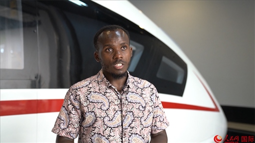 北京交通大學(xué)肯尼亞籍留學(xué)生卡里烏接受人民網(wǎng)采訪。人民網(wǎng) 周琳佳攝