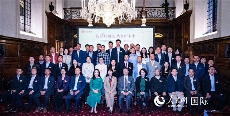 部分與會嘉賓合影。人民網(wǎng) 郭錦標攝